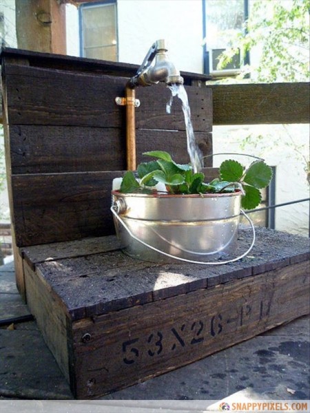 garden-desk-from-old-pallets