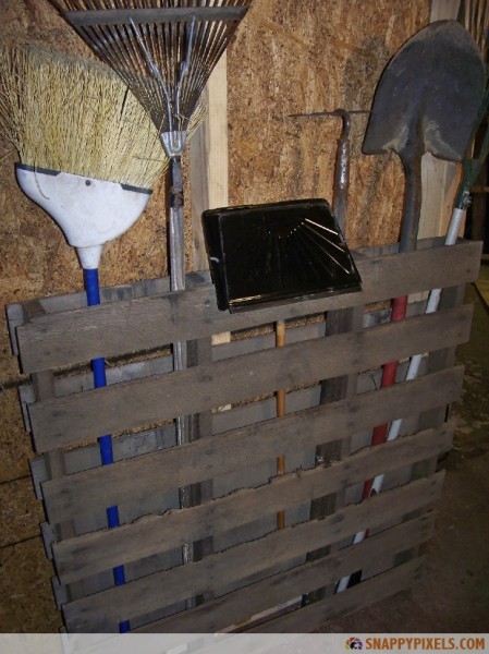 pallet-garden-tools