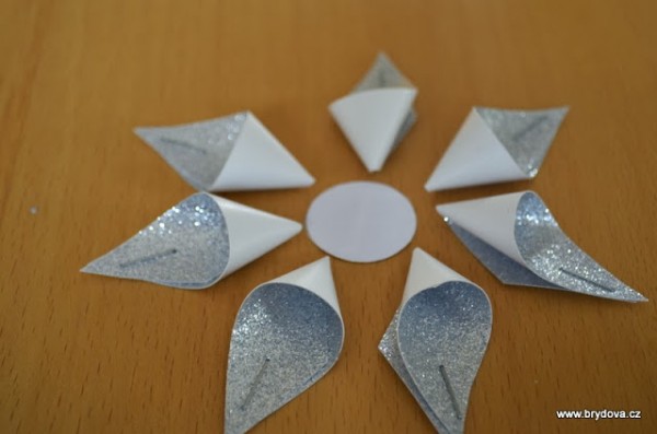 How-to-DIY-Star-Flower-Christmas-Ornament5