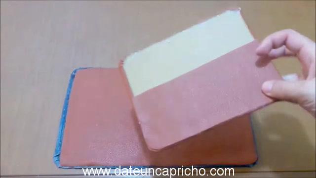 Funda para tablet utilizando unos jeans DIY manualidades reciclando cartón y unos vaqueros 0804